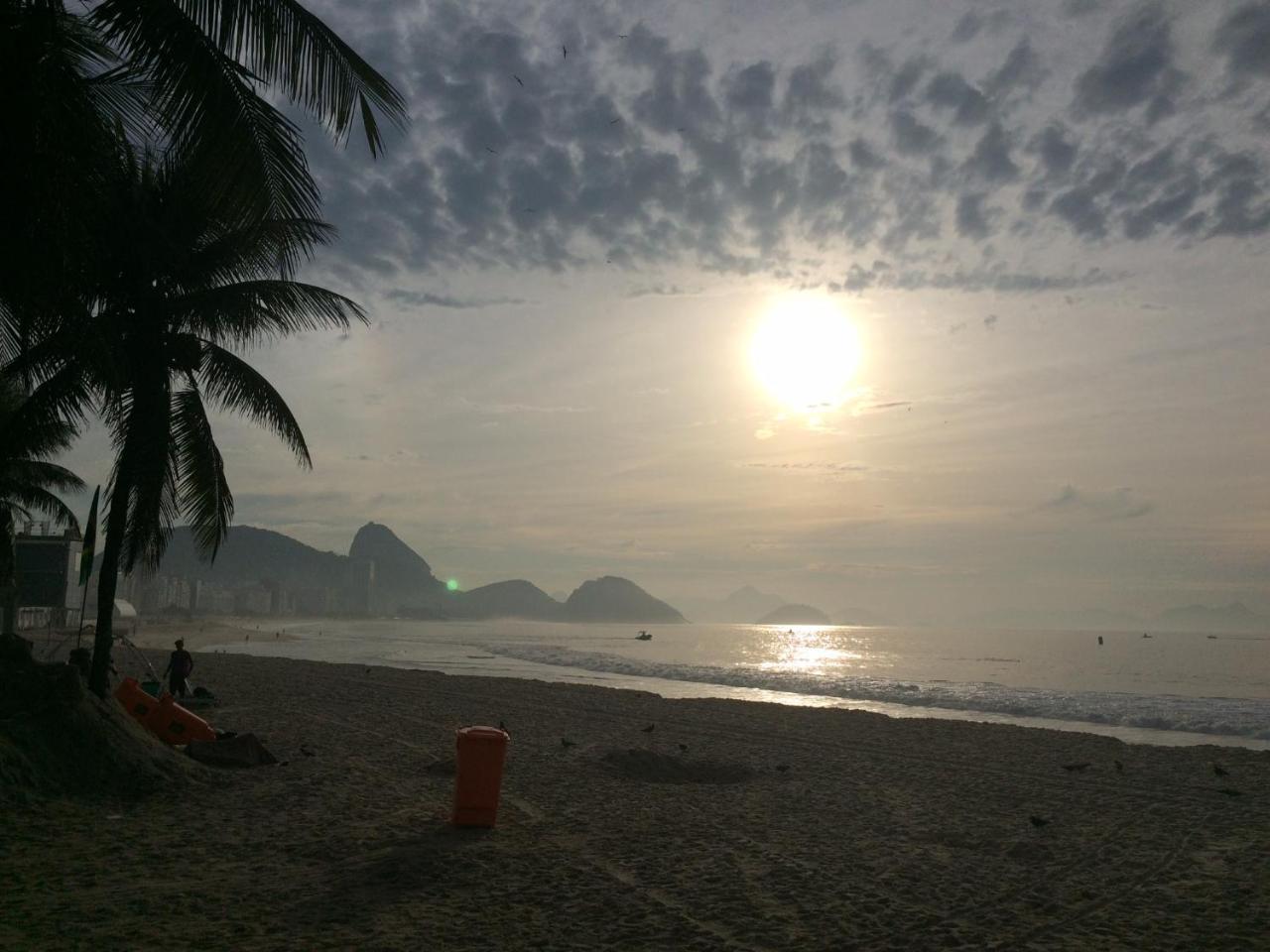 Copa Beach Home - Copacabana Posto 4 Quadra da Praia Rio de Janeiro Esterno foto